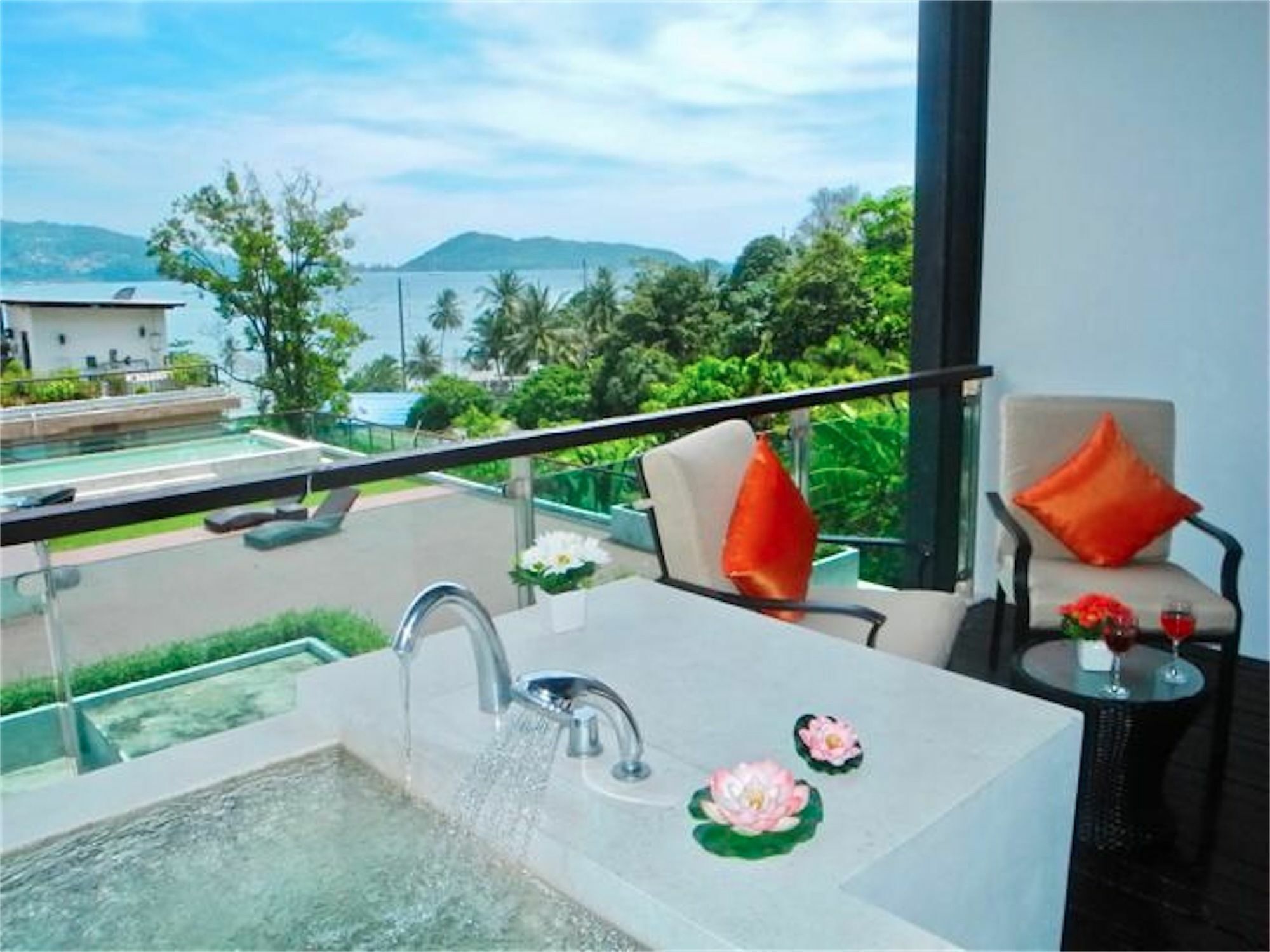 The Privilege Residence : 1 Bedroom Apartment In Patong Exterior photo