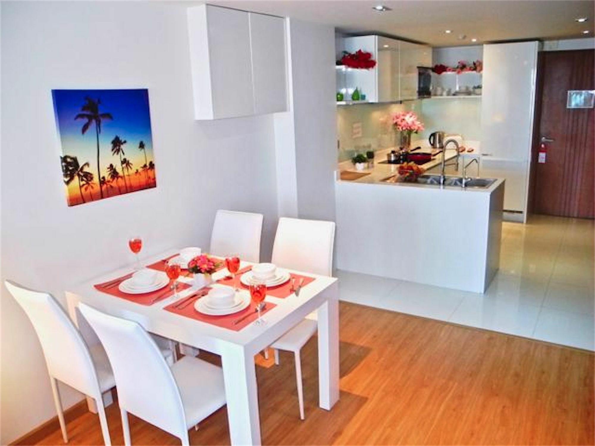 The Privilege Residence : 1 Bedroom Apartment In Patong Exterior photo