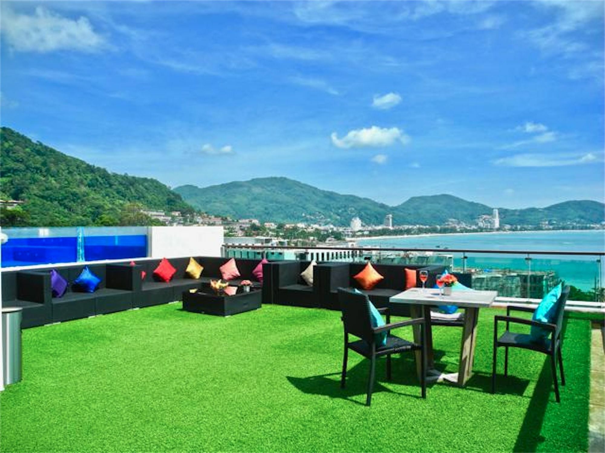 The Privilege Residence : 1 Bedroom Apartment In Patong Exterior photo